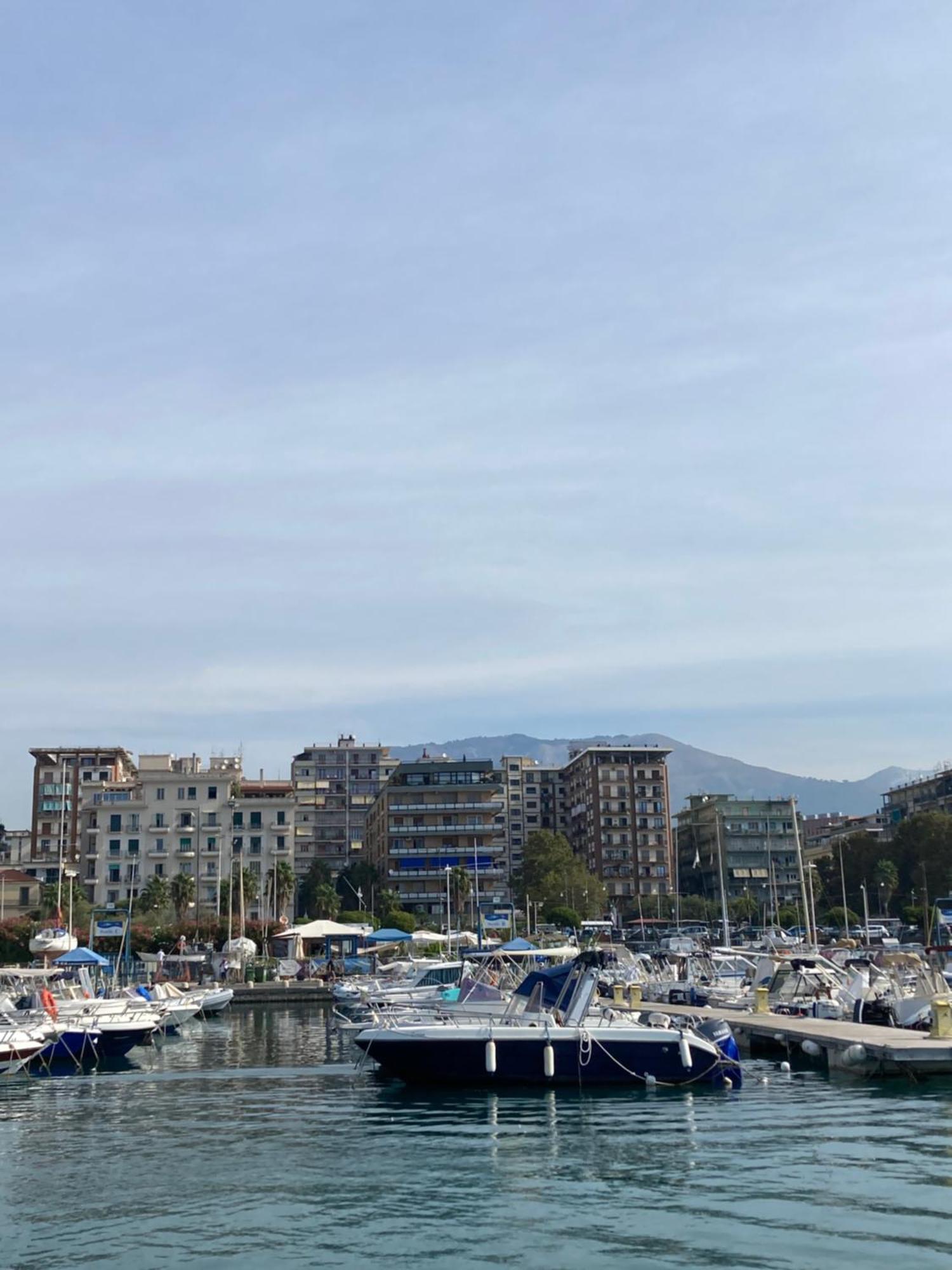 Casa Vacanza Brezza Di Maestrale Salerno Exteriör bild